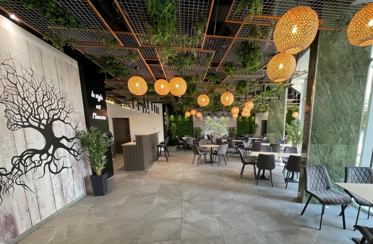 Párizs Garden Hotel Debrecen Esterno foto