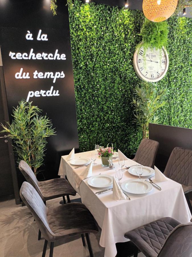 Párizs Garden Hotel Debrecen Esterno foto